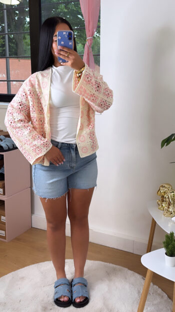 Cardigan crochet pastel rose & crème – Image 2